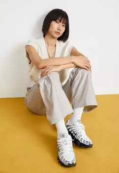 Кроссовки SHOX Nike Sportswear, белый