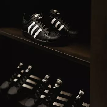 Кроссовки superstar 82 Adidas, черный