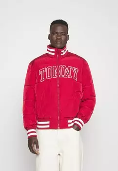 Куртка Tommy Jeans НОВЫЙ УНИВЕРСАЛЬНЫЙ ПУФФ, красный