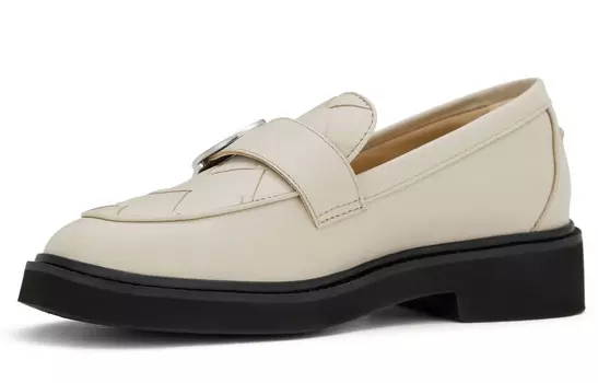 Лоферы женские белые Clarks