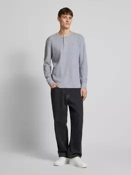 Лонгслив с пришитой этикеткой Tommy Jeans
