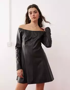 Мини-платье-бардо из искусственной кожи с клешем Miss Selfridge