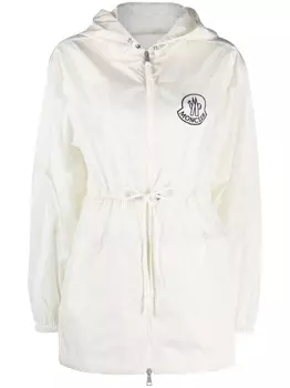 Moncler плащ с капюшоном и нашивкой-логотипом, белый