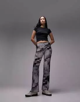 Монохромные брюки с плиссированным принтом Topshop