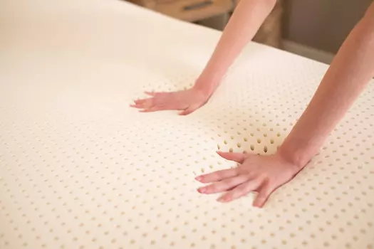 Наматрасник Queen Latex Mattress Factory
