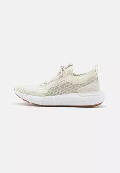 Нейтральные кроссовки Hovr Phantom 3 Under Armour, цвет silt/white quartz/metallic silver