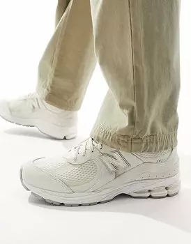 New Balance 2002 – бежевые кроссовки