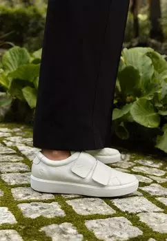 Низкие кроссовки ECCO, белые