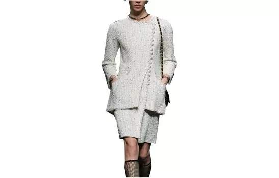 Пальто женское белое Chanel