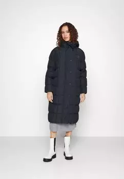 Пальто зимнее Lacoste, черный