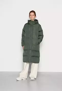 Пальто зимнее Superdry, зеленый