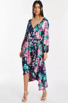Платье миди с цветочным принтом и запахом из темно-синего атласа QUIZ Clothing
