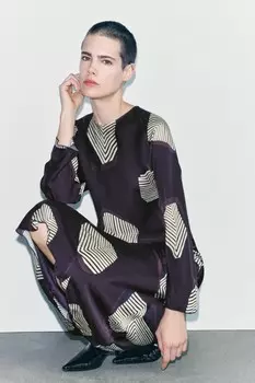 Платье с принтом ZARA, напечатано