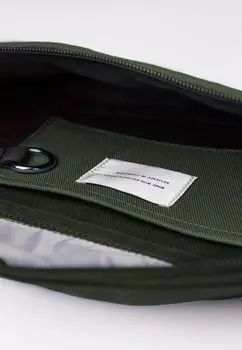 Поясная сумка ASTE UNISEX Sandqvist, оливковый