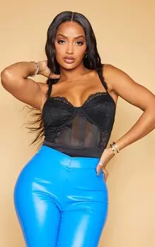PrettyLittleThing Черное кружевное боди в полоску из сетчатой ткани Shape
