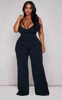 PrettyLittleThing Черный комбинезон Plus с ремешками