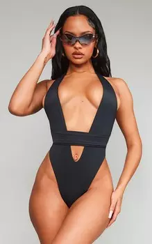 PrettyLittleThing Черный купальник с глубоким вырезом и поясом