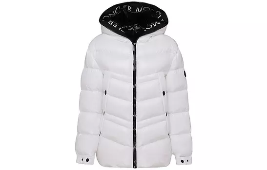 Пуховик женский белый Moncler