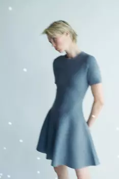 Расклешенное платье H&M, серый