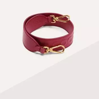 Ремень Coccinelle Myrtha Maxi Logo, цвет Sangria