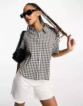 Рубашка из жатого хлопка Monki в черно-белую клетку