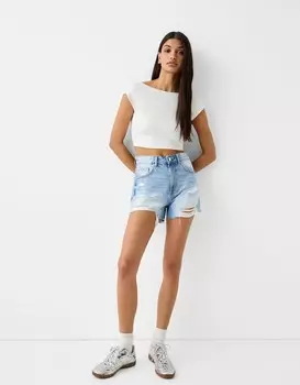 Рваные джинсовые шорты Bershka, голубой