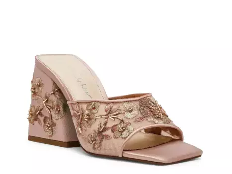 Сандалии Betsey Johnson Roo, румяна