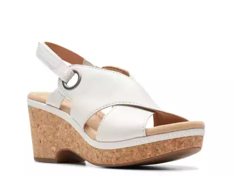 Сандалии Giselle Loop Sandal Clarks, белый