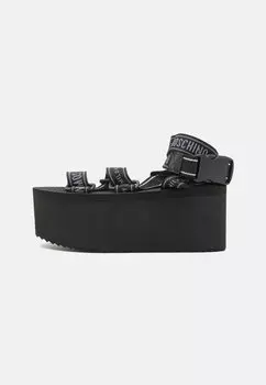 Сандалии на платформе Wedge MOSCHINO, черный