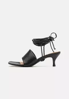 Сандалии с ремешками STRAPPY Filippa K, цвет black
