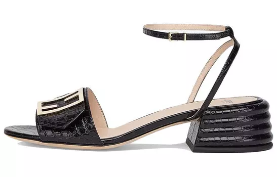 Сандалии женские Fendi