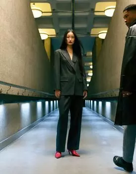 Серые брюки с напуском в тонкую полоску Topshop — часть комплекта