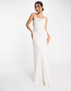 Шифоновое платье макси с открытой спиной Pretty Lavish Bridesmaid