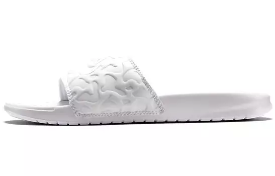Шлепанцы мужские белые камуфляжные Nike