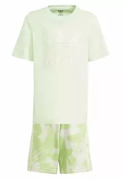 Шорты ALLOVER PRINT TEE SET adidas Originals, цвет semi green spark