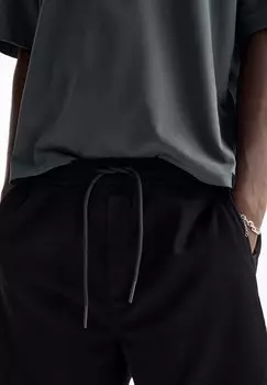 Шорты BERMUDA PULL&BEAR, черный