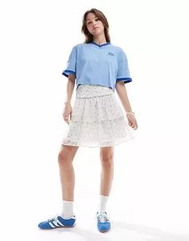 Синяя мини-юбка с ярким цветочным принтом Vero Moda Smilla