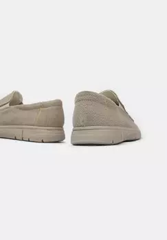 Слипоны Bata, бежевые