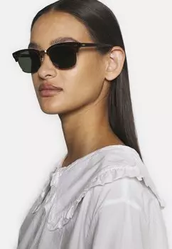 Солнцезащитные очки Ray-Ban