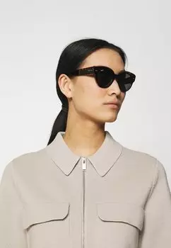 Солнцезащитные очки Ray-Ban