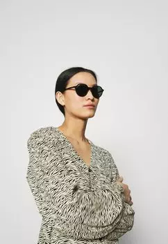 Солнцезащитные очки Ray-Ban