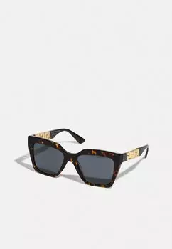 Солнцезащитные очки Versace