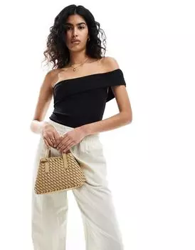 Stradivarius – Черное боди асимметричного кроя