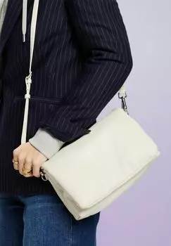 Сумка через плечо Esprit, крем