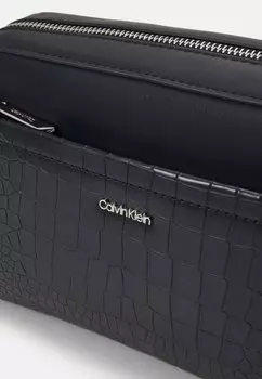 Сумка через плечо Must Camera Bag Calvin Klein, черная