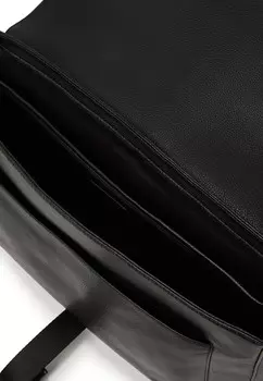 Сумка через плечо PEBBLED LAPTOP BAG KARL LAGERFELD, черный