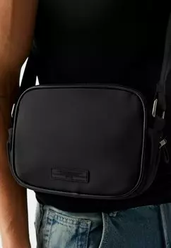 Сумка через плечо TECHNICAL Bershka, черный деним