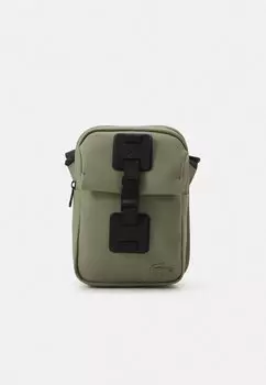Сумка Lacoste NAOS UNISEX, цвет eco kelp