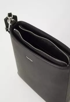 Сумка SMALL BUCKET Calvin Klein, черный