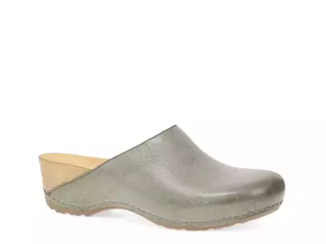 Talulah Сабо Dansko, Sage